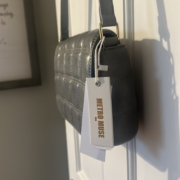 Crossbody Handbag - Picture 3 of 9